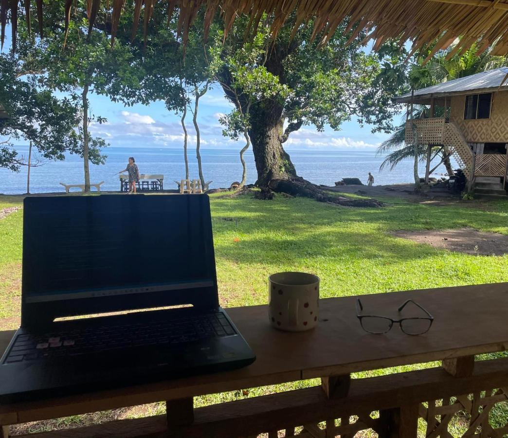 Borbon'S Treehouse By The Sea Mambajao Exterior foto