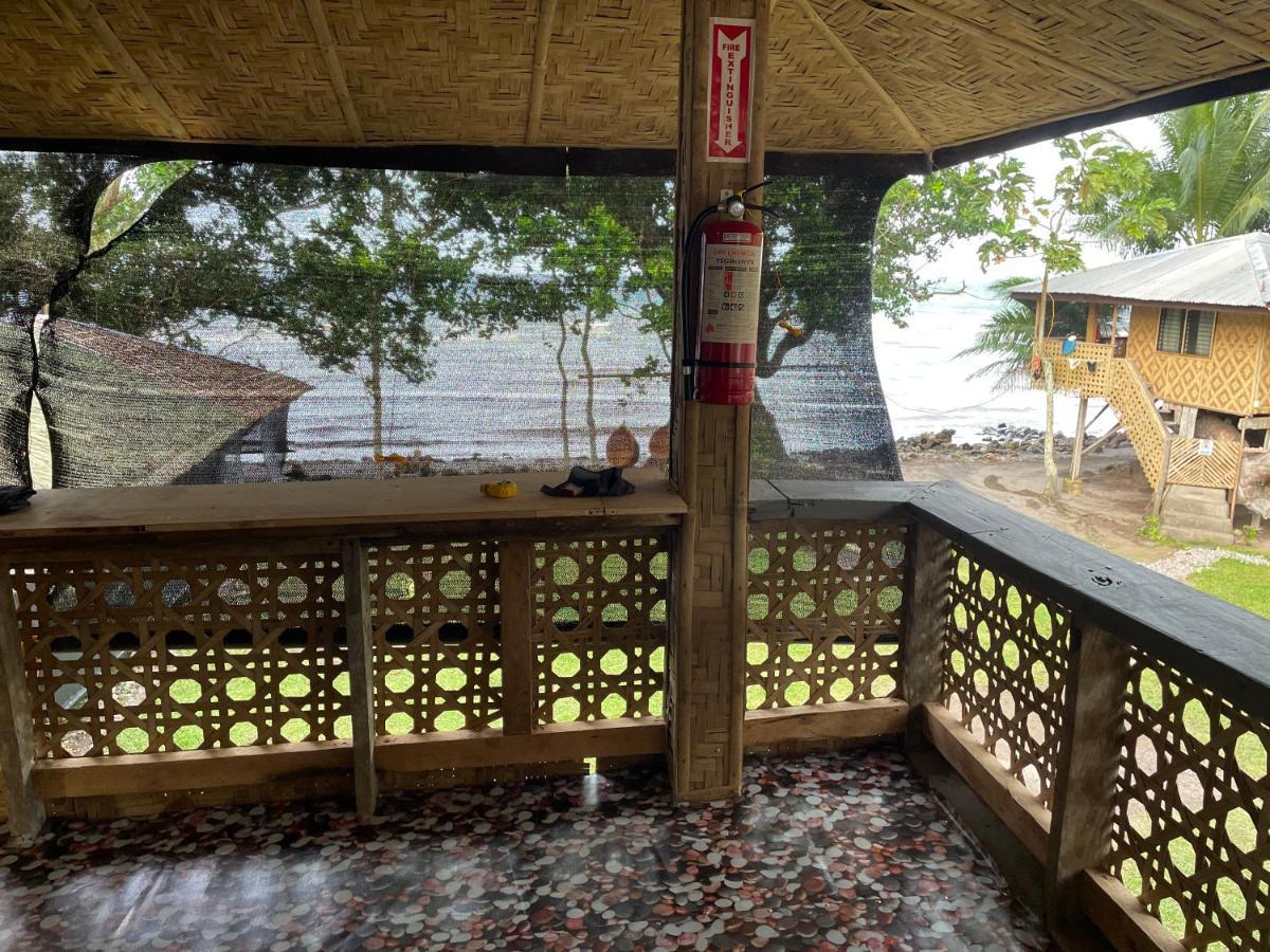 Borbon'S Treehouse By The Sea Mambajao Exterior foto