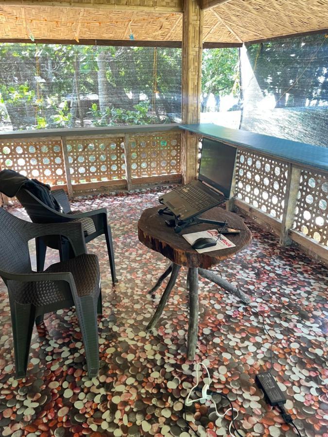 Borbon'S Treehouse By The Sea Mambajao Exterior foto