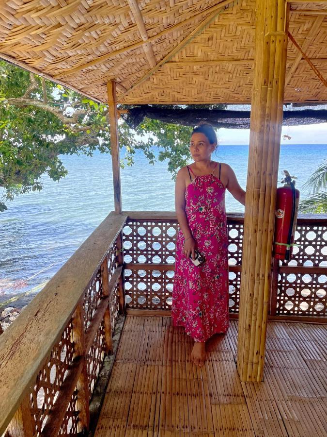 Borbon'S Treehouse By The Sea Mambajao Exterior foto