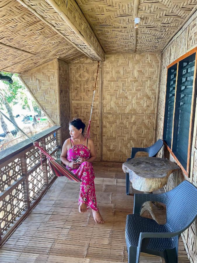 Borbon'S Treehouse By The Sea Mambajao Exterior foto