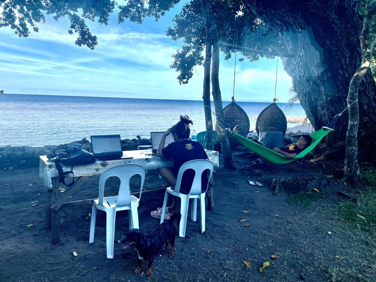 Borbon'S Treehouse By The Sea Mambajao Exterior foto