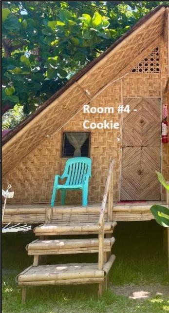 Borbon'S Treehouse By The Sea Mambajao Exterior foto
